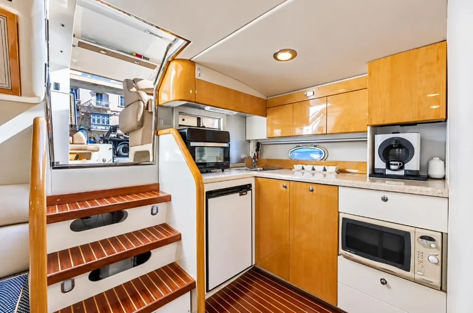 Galley on the Cranchi Mediterranée 43