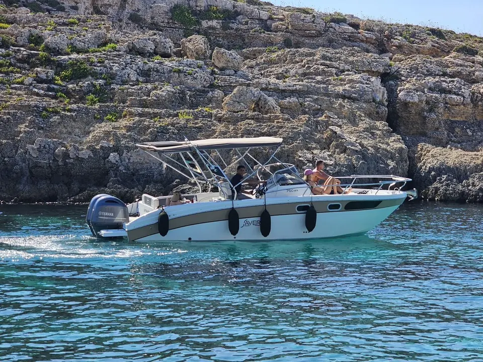 Saver 750 WA motorboat cruising below the cliffs of Malta