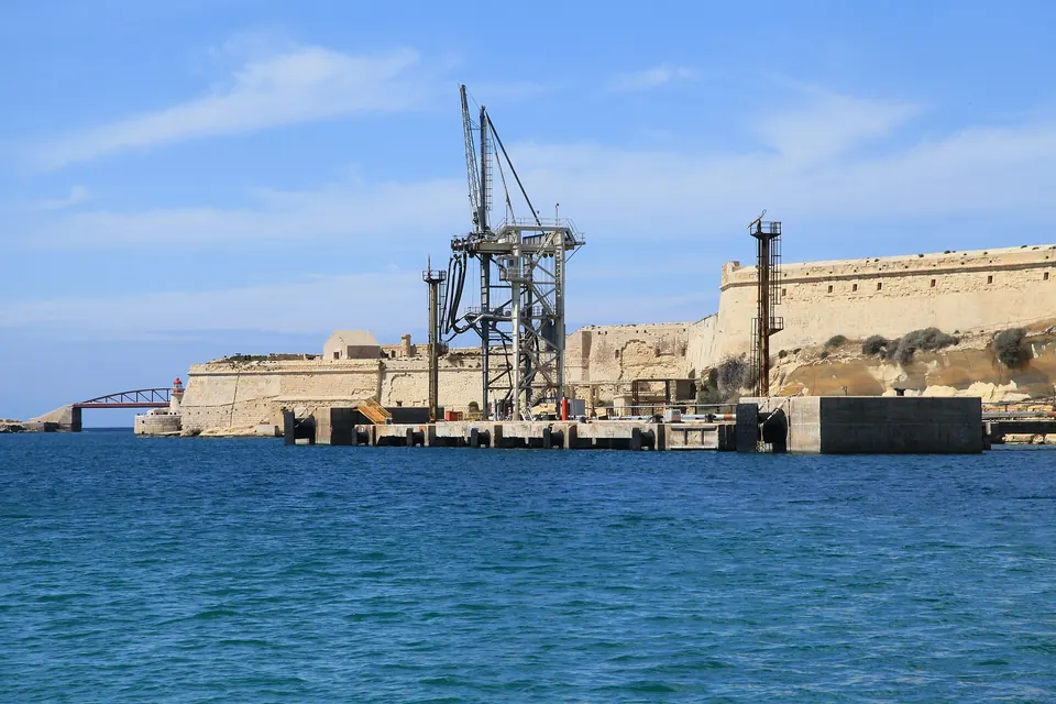 Rinella Bay, Malta